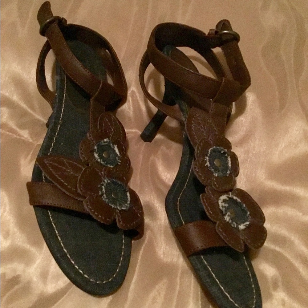 Under $10! Unique Fiona denim Shoes Size 10